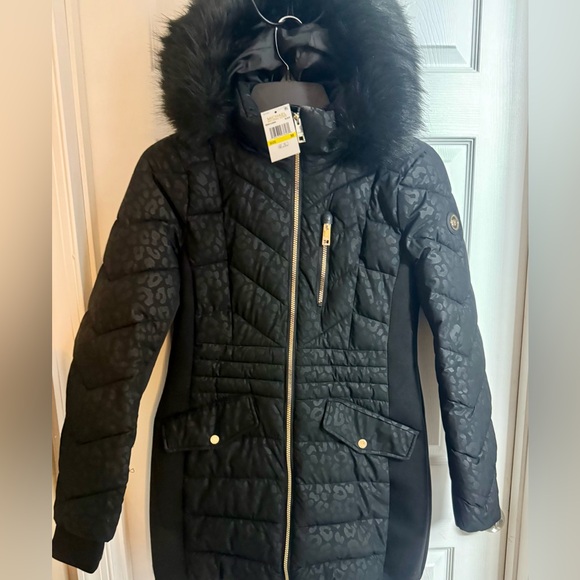 MICHAEL Michael Kors Jackets & Blazers - MICHAEL Michael Kors Black Patterned Puffer Coat with Fur Hood Med